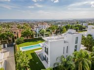 Villa for sale in Los Flamingos, Benahavis