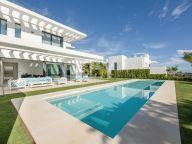 Villa for sale in Los Flamingos, Benahavis