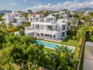 Villa for sale in Los Flamingos, Benahavis
