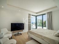 Villa for sale in Los Flamingos, Benahavis