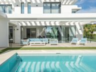 Villa for sale in Los Flamingos, Benahavis