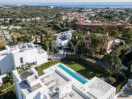 Villa for sale in Los Flamingos, Benahavis