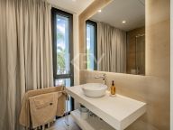 Villa for sale in Los Flamingos, Benahavis