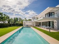 Villa for sale in Los Flamingos, Benahavis