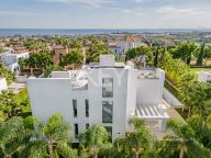 Villa for sale in Los Flamingos, Benahavis