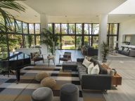 Villa for sale in Atalaya de Rio Verde, Nueva Andalucia