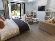 Villa for sale in Atalaya de Rio Verde, Nueva Andalucia