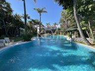 Villa for sale in Atalaya de Rio Verde, Nueva Andalucia