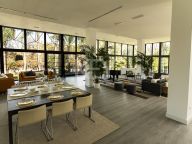 Villa for sale in Atalaya de Rio Verde, Nueva Andalucia