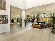 Villa for sale in Atalaya de Rio Verde, Nueva Andalucia