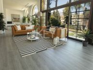 Villa for sale in Atalaya de Rio Verde, Nueva Andalucia