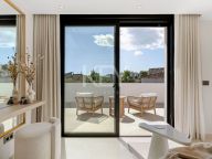 Villa for sale in Atalaya de Rio Verde, Nueva Andalucia