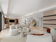 Villa for sale in Atalaya de Rio Verde, Nueva Andalucia