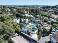 Villa for sale in Atalaya de Rio Verde, Nueva Andalucia