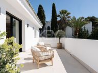 Villa for sale in Atalaya de Rio Verde, Nueva Andalucia