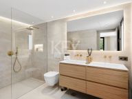 Villa for sale in Atalaya de Rio Verde, Nueva Andalucia