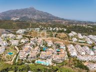 Duplex for sale in Aloha Hill Club, Nueva Andalucia