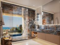 Villa for sale in Nueva Andalucia