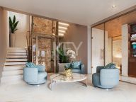 Villa for sale in Nueva Andalucia