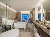 Пентхаус на продажу в Bahía del Velerín, Эстепона