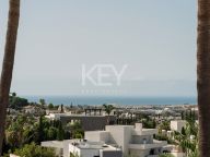 Duplex Penthouse for sale in La Quinta Village, Nueva Andalucia