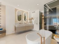 Ático en venta en Bahía del Velerín, Estepona