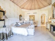 Villa for sale in Altos Reales, Marbella Golden Mile