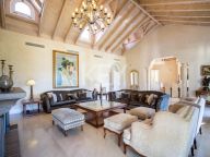 Villa en venta en Altos Reales, Marbella Golden Mile