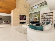 Villa for rent in La Cerquilla, Nueva Andalucia