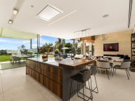 Villa for rent in La Cerquilla, Nueva Andalucia