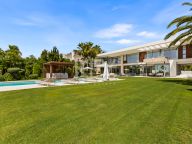 Villa for rent in La Cerquilla, Nueva Andalucia