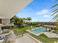Villa for rent in La Cerquilla, Nueva Andalucia