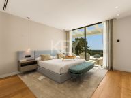 Villa for rent in La Cerquilla, Nueva Andalucia
