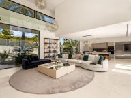 Villa for rent in La Cerquilla, Nueva Andalucia