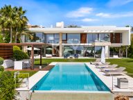Villa for rent in La Cerquilla, Nueva Andalucia
