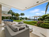Villa for rent in La Cerquilla, Nueva Andalucia