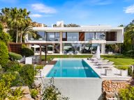Villa for rent in La Cerquilla, Nueva Andalucia