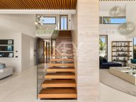 Villa for rent in La Cerquilla, Nueva Andalucia