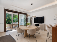 Villa for sale in Casasola, Estepona