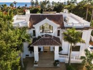 Villa for sale in Casasola, Estepona