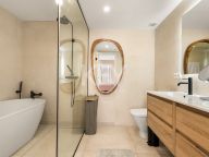 Town House for sale in El Campanario, Estepona