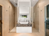 Villa en venta en Benahavis