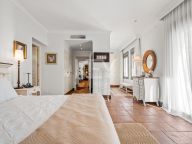 Villa for sale in Los Monteros Playa, Marbella East