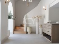 Villa for sale in Nueva Andalucia
