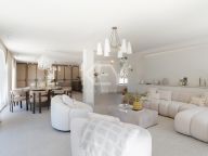 Villa for sale in Nueva Andalucia