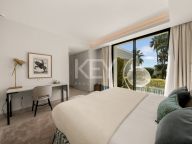 Villa for sale in El Paraiso, Estepona