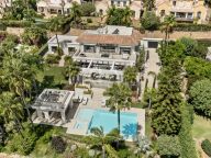 Villa for sale in El Paraiso, Estepona