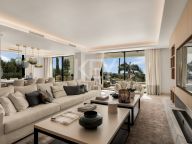 Villa for sale in El Paraiso, Estepona