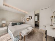 Villa for sale in El Paraiso, Estepona