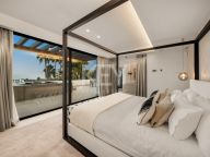 Villa for sale in El Paraiso, Estepona